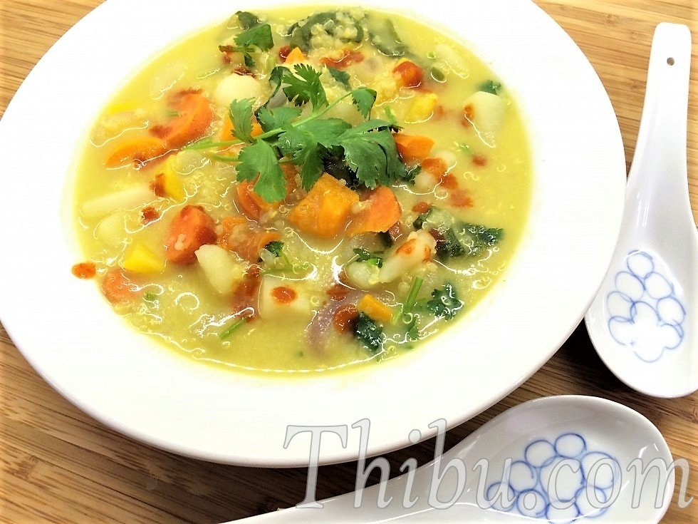 VEGETABLES & QUINOA GREEN CURRY STEW